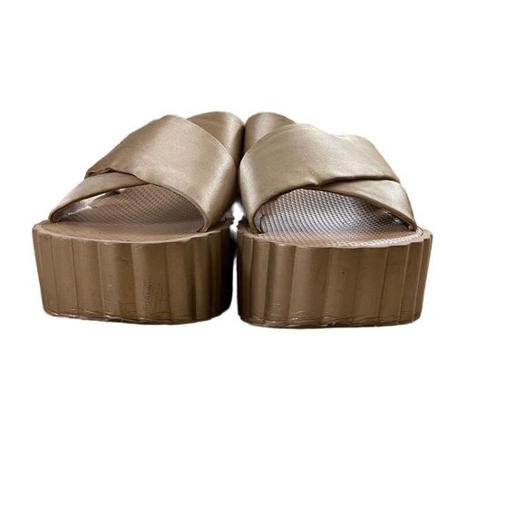 Elegant Cream Women's Sandals - Picture 6 of 10